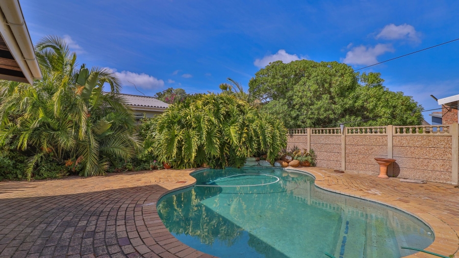 4 Bedroom Property for Sale in Stilbaai Wes Western Cape